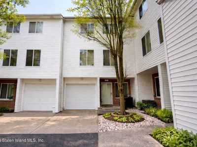 33 Amanda Ct