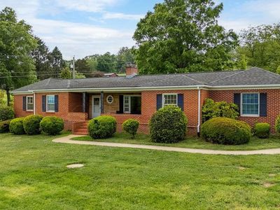 11 Avalon Ln