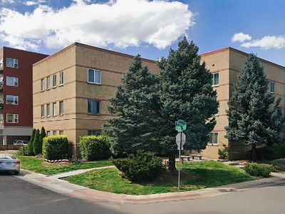 1101 Bellaire Street #202