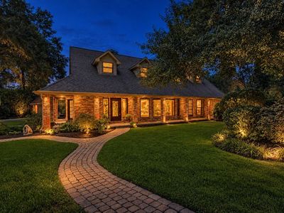11 Holly Tree Ln