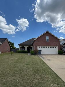 Property at 86 Sterling Dr, Elmore, AL