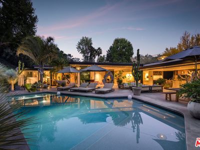 1087 Moraga Dr