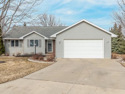 Property at 103 Green Way Dr, Combined Locks, WI