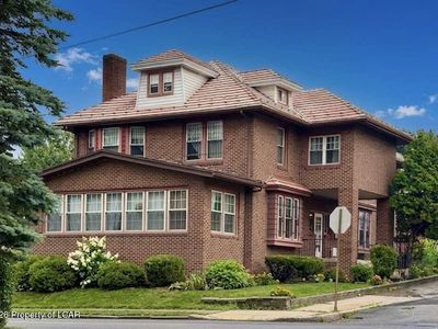 137 W Birch St