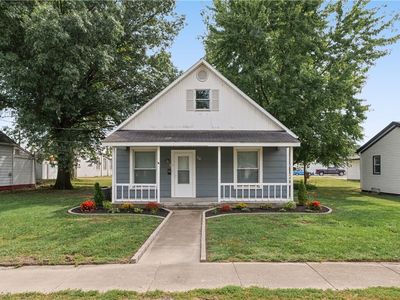 114 W 4th St