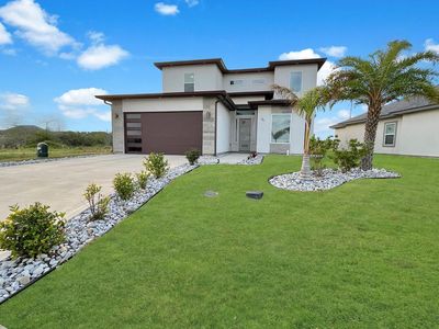 86 Bethpage Dr