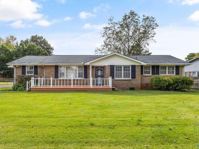 6411 Robinhood Ln NW