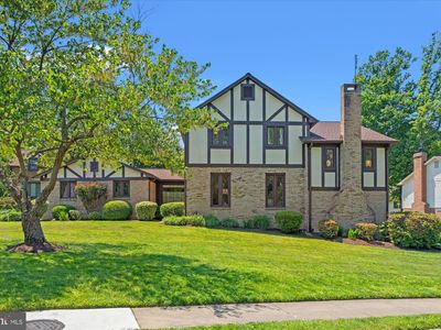 3800 Ridgelea Dr