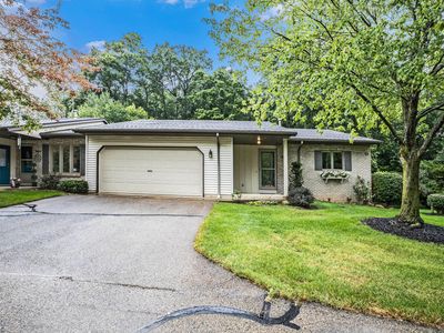 2855 Hidden View Dr SE