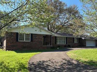 1506 London Dr