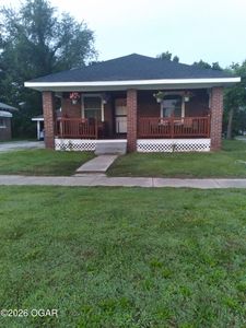 135 W 5th St