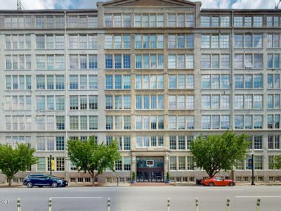 815 W Market St Unit 711