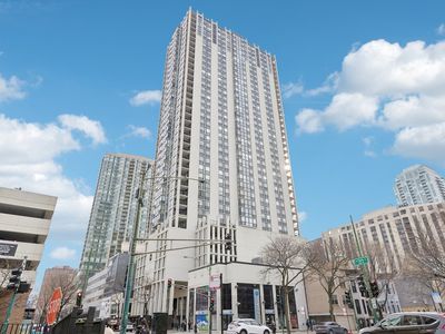 1122 N Clark St APT 1608