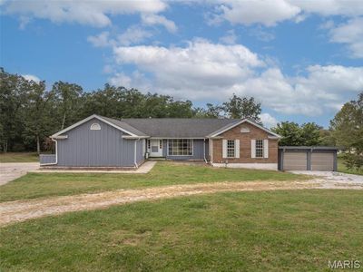 28 Hawthorne Dr