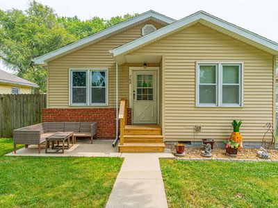 Property at 704 N Madison St, Lincoln, IL