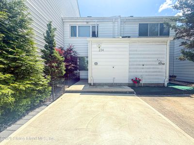234 Hampton Grn