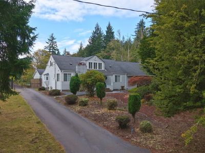 2272 Long Lake Road SE