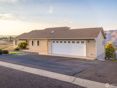 1724 Ridgeview Drive