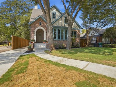 2212 Carleton Ave