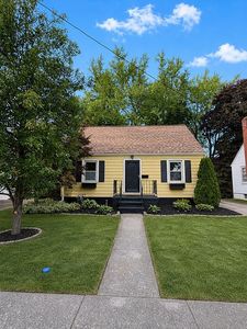 48 Beverly Pl