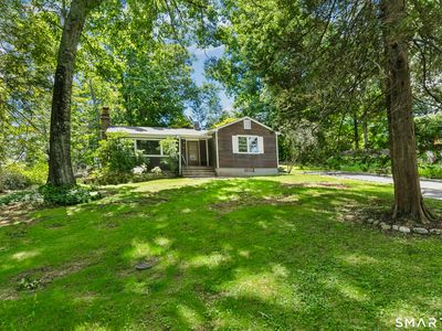 27 Woodland Way