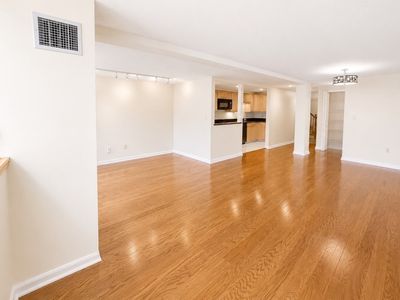200 Market St APT 204