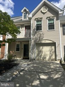 40 La Costa Dr