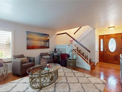 826 E Penrod Dr