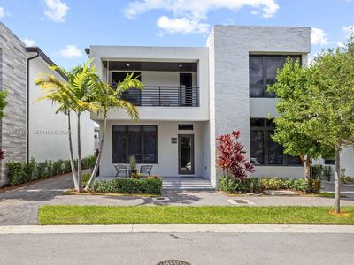 8143 NW 47th Ter