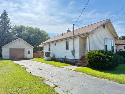 930 E Portage Ave