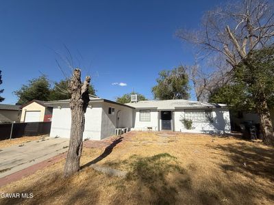 Property at 45320 Kingtree Ave, Lancaster, CA