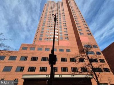 10 E Lee St #1002-1003