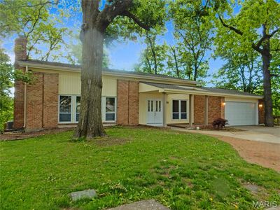 18 Belleau Lake Ct