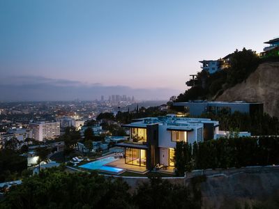8366 W Sunset View Dr