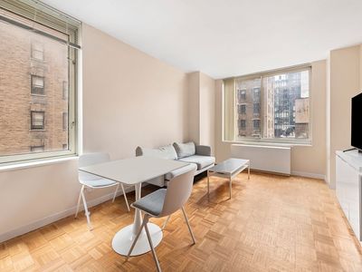 145 E 48th St APT 12B