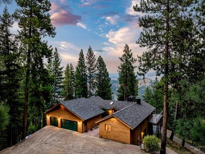 160 Forest Dr