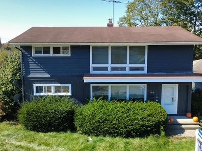 222 Stoddard Ave