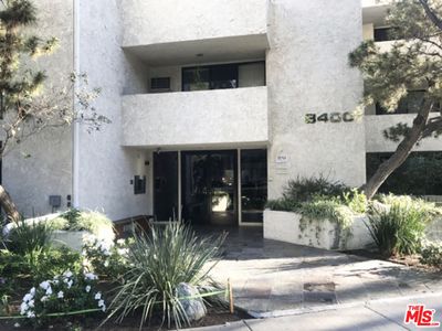 Property at 8400 De Longpre Ave APT 104, West Hollywood, CA