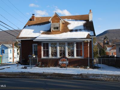 329-331 E Walton Ave