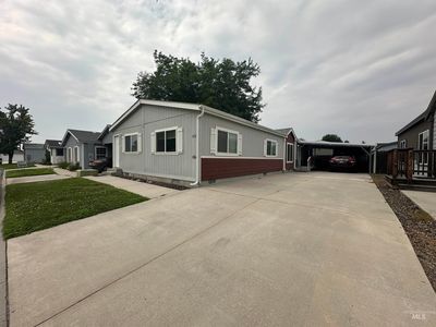 676 Liberty Ln