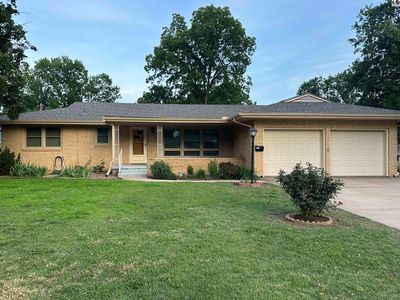 1208 Lyndon Rd