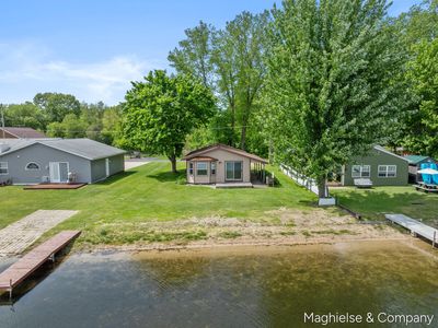 9048 Loveless Dr NE