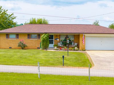 44 Tradeway Ave