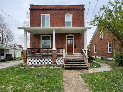 28 S 11th St