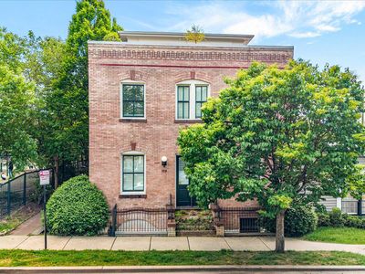 1210 Queen St APT 1