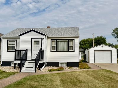 807 S High St