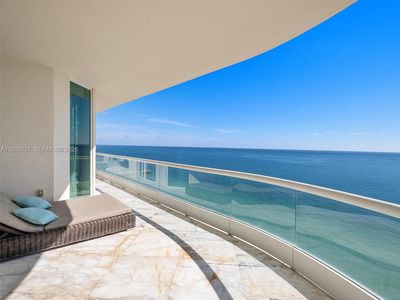 16047 Collins Ave APT 2602