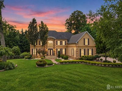 2 Lexington Ct