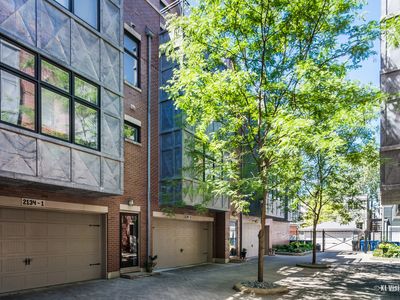 2134 W Irving Park Rd APT 2