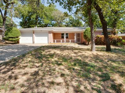 608 Woodcrest Dr